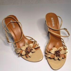 BERTINNI Feminine Flowered Women's Sandals